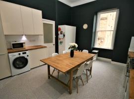 Hotel foto: Stylish 3 Bed, 2 Bath, Finnieston Apartment