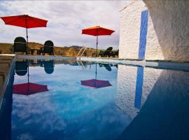 A picture of the hotel: Cueva Pura Vida