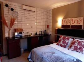 Hotel foto: Best overnight with free WiFi. Modern & private