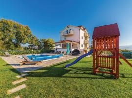 Hotel Photo: Gorgeous Home In Trilj With Kitchen