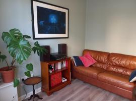 Foto di Hotel: COP26 one bedroom ground floor tenement in North Kelvinside