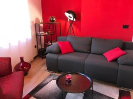 รูปภาพของโรงแรม: Apartments Colors of Rijeka - Red