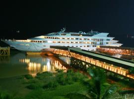 Фотографія готелю: Vintage Luxury Yacht Hotel