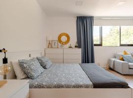 Ξενοδοχείο φωτογραφία: Stylish and Elegant Studio - Best View and Location in Coimbra Downton