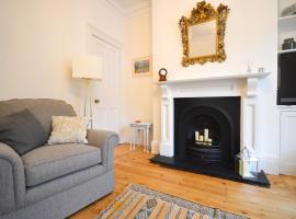 Hotel Photo: Beautiful 2 Bedroom House off Gloucester Road