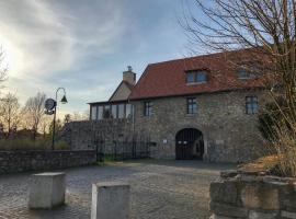 A picture of the hotel: Huszárvár Hotel Kastélyszálló