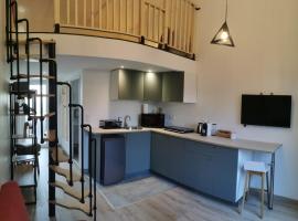 A picture of the hotel: Appartement esprit Tiny House