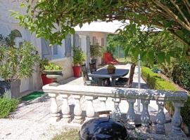 Hotel Photo: LE CLOS DES COMPROMIS