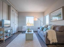 Hotel foto: Driftwood - 1BD/1BA in the Downtown East Village w/ Free Parking