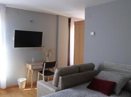 Apartamentos Turísticos ESCORRALADAS, Hotel in Baltanás