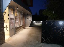 MAGICO Rooms & Apartments، فندق في نيشْ
