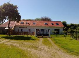 Hotel Foto: Gîte Pihen-lès-Guînes, 6 pièces, 12 personnes - FR-1-376-39