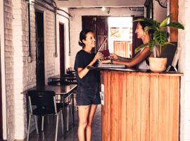 Hostal Los Chamos, hotel in San Juan del Sur