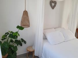 A picture of the hotel: Une Nuit à Bali - Appartement cocooning