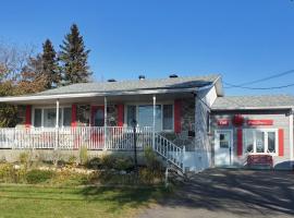 Atelier Galerie Anne Drouin Peinture & Pension, ξενοδοχείο σε Sainte-Julie