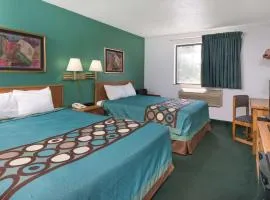 Super 8 by Wyndham New Stanton