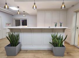 Gościnny Gaj, hotel v destinaci Gaj