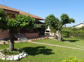 Hotel Photo: Lovely cottage with garden !!!!!