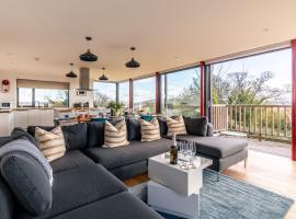 Hình ảnh khách sạn: Stunning 5 Bedroom Home with Garden & Panoramic Views!