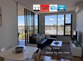 Hotel Foto: BEAUTIFUL CITY VIEWS CLOSE CITY AIRPORT FREE WINE