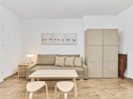 Hotel Photo: Riverside Apartments Na Grobli by Renters