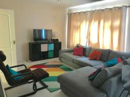 Gambaran Hotel: CROYDON Spacious 3 Bedroom Family House