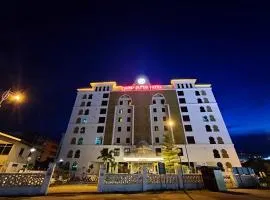 The Grand Puteri Hotel