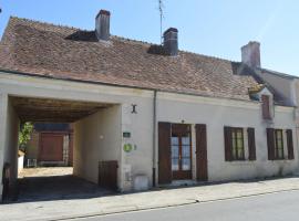 A picture of the hotel: Gîte Neuillay-les-Bois, 3 pièces, 5 personnes - FR-1-591-104