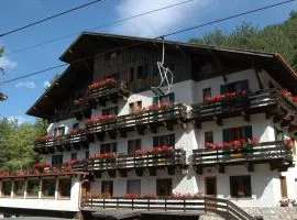 Hotel Garnì Mille Pini