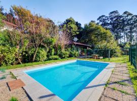 Hotel fotografie: One bedroom house with furnished garden and wifi at Espinho 4 km away from the beach