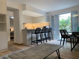 LIVAS Athens Voula garden bungalow, hotel v Aténách