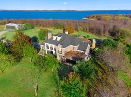 Foto do Hotel: Luxury 5 Acre Private Estate on Lake Ray Roberts