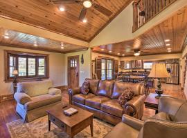 Photo de l’hôtel: Clarkesville Ranch Cabin with Screened-In Porch!