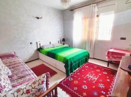 Zdjęcie hotelu: Rooms To book in Villa House at HostFamily in Rabat