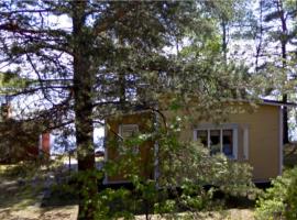 Hotel foto: Old Finnish lakeside cottage with sauna