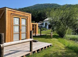 CHECKIN THE BOX Schloss Neubruck, hotel v destinaci Scheibbs