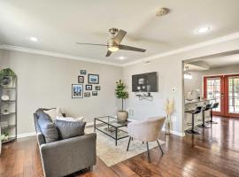 Gambaran Hotel: Chic Townhome with Deck 6 Mi to Dtwn Baltimore