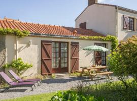 Hotel foto: Gîte Rouans, 2 pièces, 4 personnes - FR-1-306-830