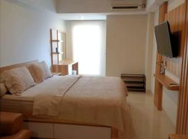 #18 Apartemen The Pinnacle - Louis Kienne Pandanaran Semarang、スマランのホテル