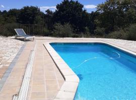 होटल की एक तस्वीर: Maison de 3 chambres a Villefranque avec piscine partagee jardin amenage et WiFi