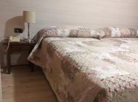 Hotel Giral, hotel di Biescas