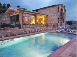 호텔 사진: Montmajor Villa Sleeps 12 with Pool