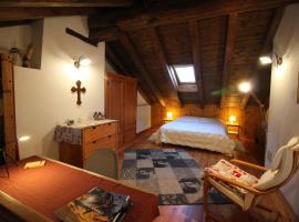 A picture of the hotel: La Casetta in Montagna Roisod - Affitti Brevi Italia