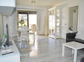 Gambaran Hotel: 2 BEDROOM 2 BATHROOM APARTMENT in the heart of Fuengirola with big terrace and free parking space close to beach