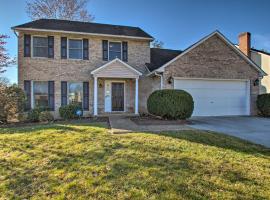 Фотографія готелю: Central Harrisonburg Home with Fenced-In Yard!