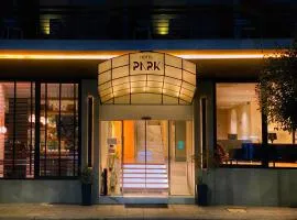 Hotel Park، فندق في لاريسا