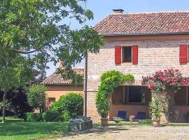 Hotel Photo: Pet Friendly Home In Boara Pisani With Kitchen