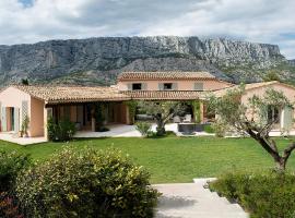 Hotel Foto: Villa provençale au cœur du pays d’Aix, piscine, vue imprenable