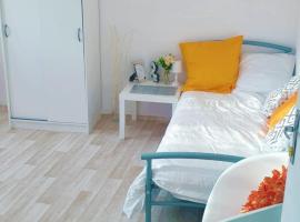 Gambaran Hotel: Chambre privée avec clé, WIFI dans appartement (SDB, WC, Cuisine, partagés)