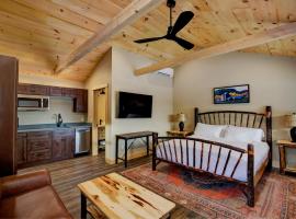 The Lodge by Sunapee Stays, hôtel à Sunapee